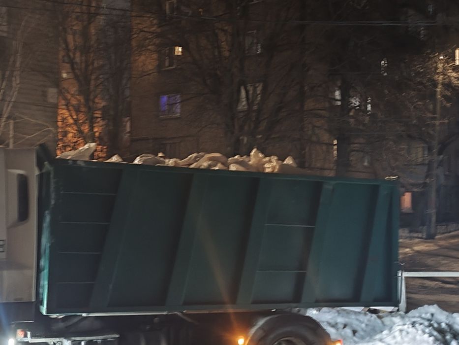 Обрізки дощок, бруса та інші дерев’яні залишки будівництва без сміття