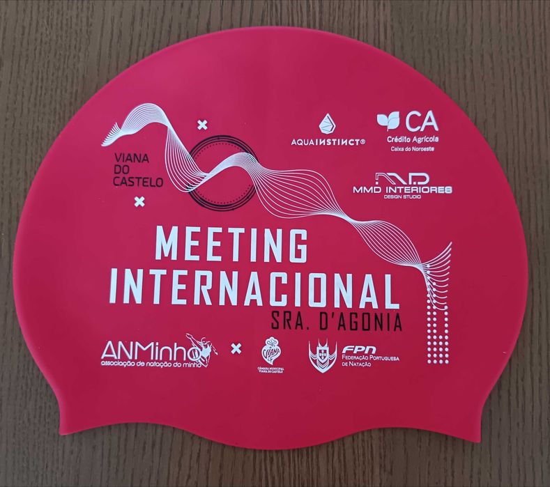 Touca de natação de silicone, prova Meeting Internacional Senhora da Agonia 2 km Viana do Castelo, 2026, como nova, só usada uma vez no dia da prova.