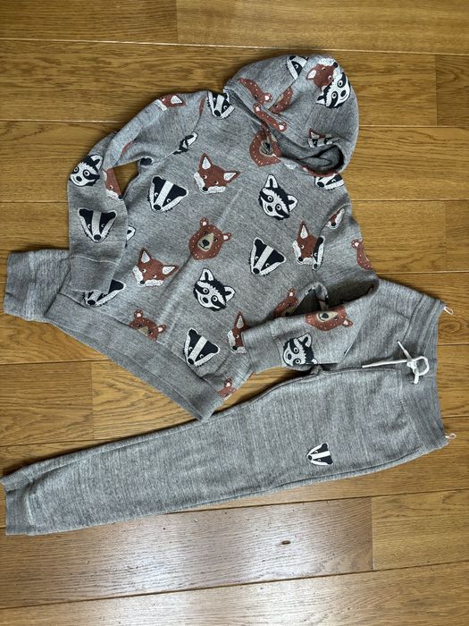 Zestaw bluza i spodnie dresowe C&A rozm. 134