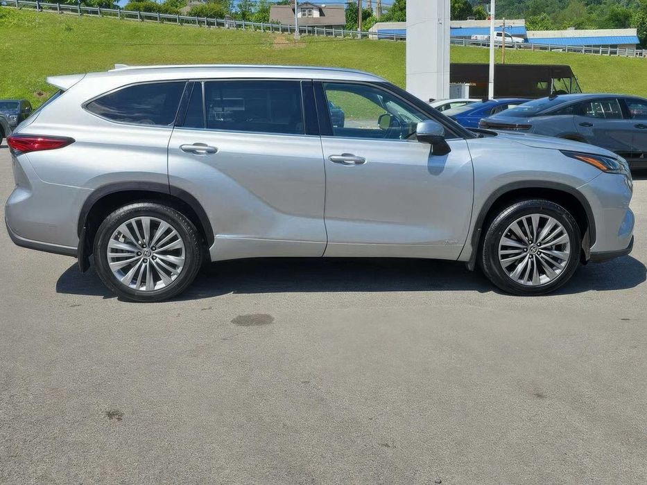 Toyota Highlander Hybrid Platinum      2022
