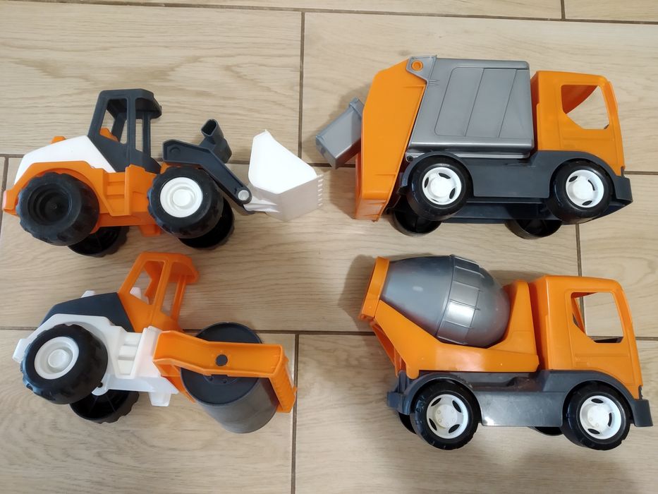 Zabawki WADER walec, śmieciarka, ładowarka, betoniarka