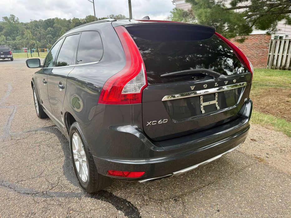 Volvo XC60 T5 Premier      2015