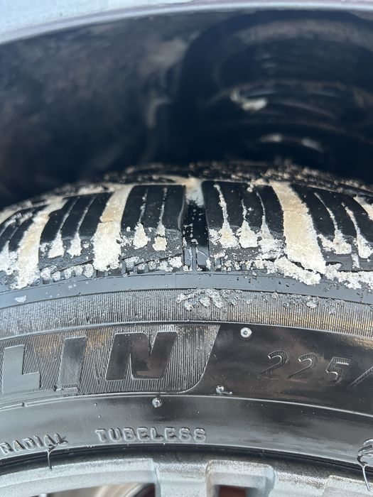 225 50 17 диски з гумою bmw Michelin  alpin 6