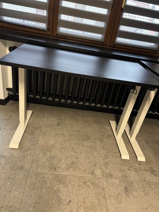 Biurko z funkcją regulacji wysokości E-MOVE