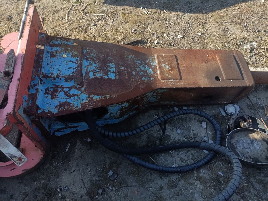 Młot udarowy wuburzeniowy krupp hm 560