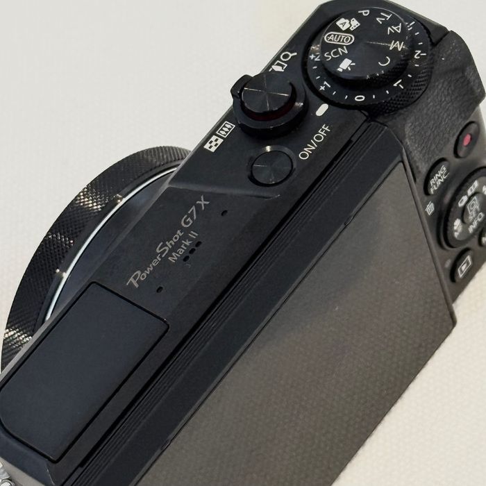 Canon G7X Mark II