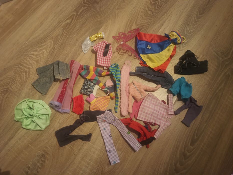 Ubranka dla lalek Barbie