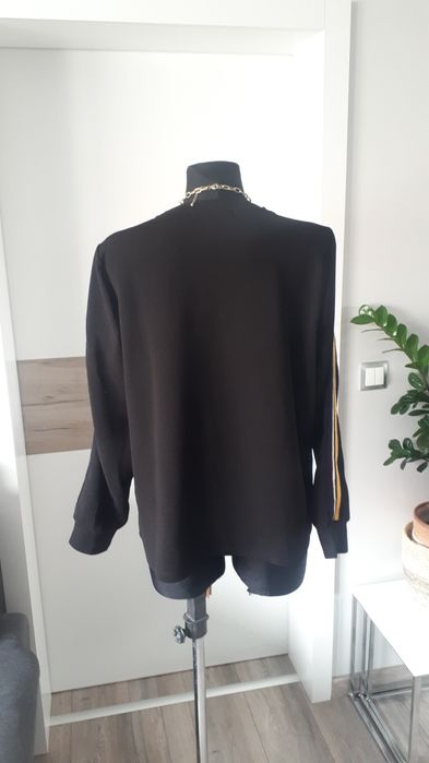 Pudełkowa bluza z lampasami 40