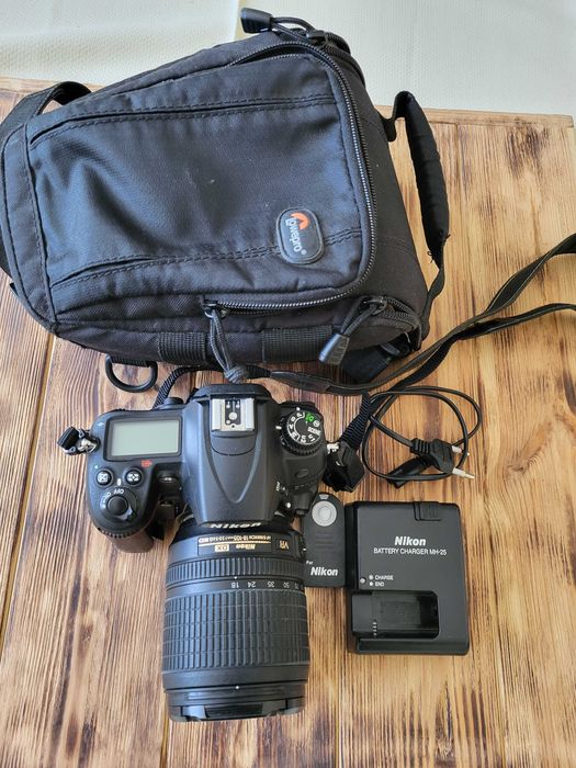 Цифровий дзеркальний фотоапарат Nikon D7000 + об'єктив Nikkor 18-105