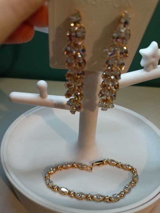 Komplet biżuterii ślubnej kolczyki bransoletka