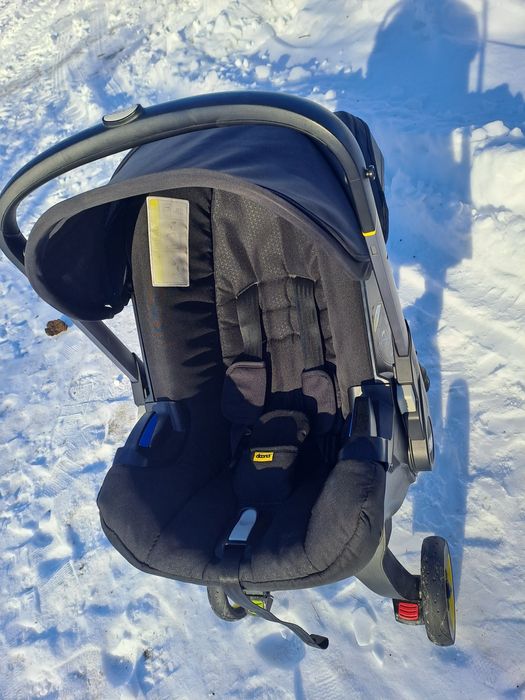 Продам дитяче автокрісло-візочок Doona+