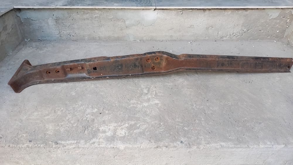 Стойка дверна центральна на ваз 2103-2106