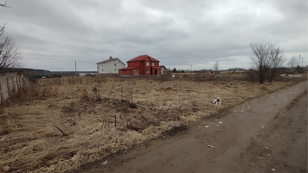 Продаж ділянки в с.Сонячне (під забудову)