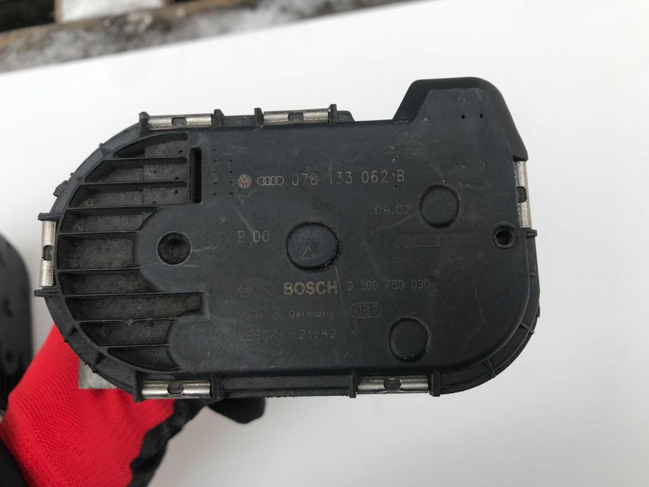 Дросельна заслонка ( 2.4-2.8-3.0 ) - Audi A4 (B5. B6. B7). A6 (C5. C6). A8 (D2. D3) / Skoda SuperB / Volkswagen Passat B5