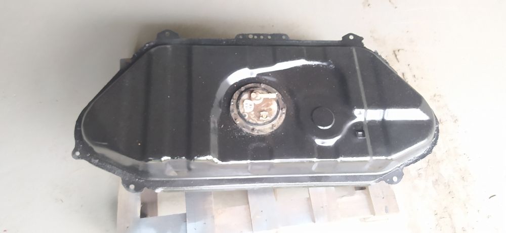 Bak paliwa toyota Yaris