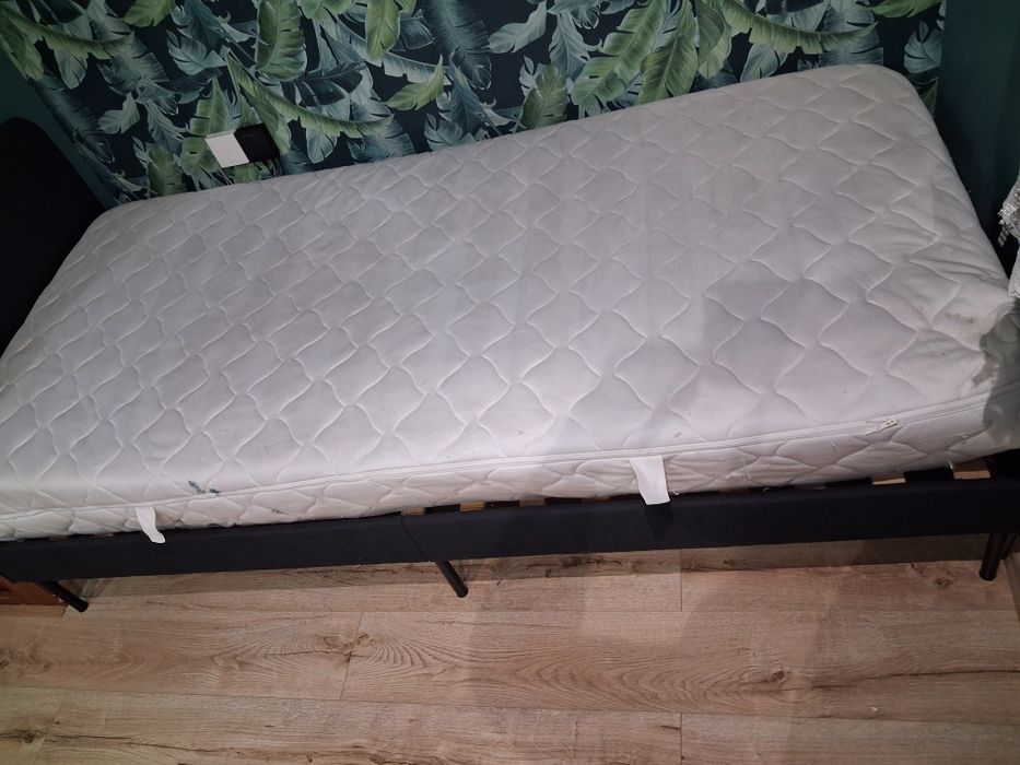 Sprzedam pojedyńcze łóżko