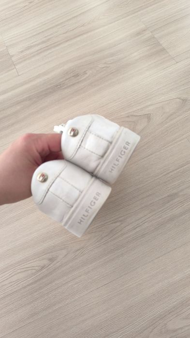 Sneakersy Tommy Hilfiger białe  41