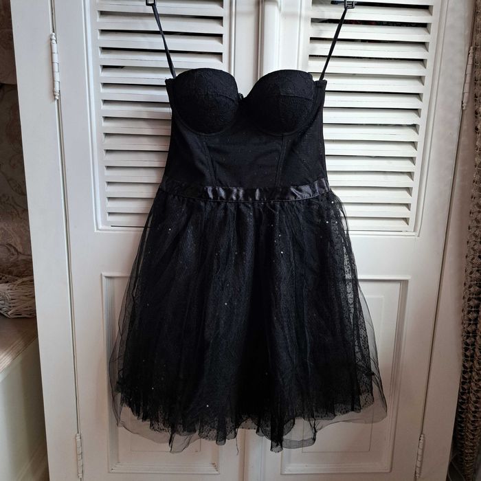 8  S Atmosphere czarna sukienka gorsetem  70B