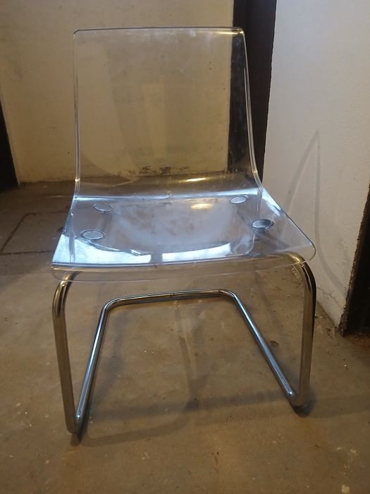 Mesa extensível Glivarp e 4 cadeiras acrilicas Tobias do Ikea