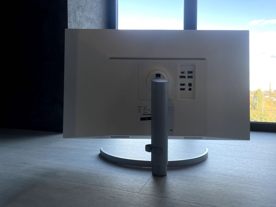 LG 27UL850 4k type-c