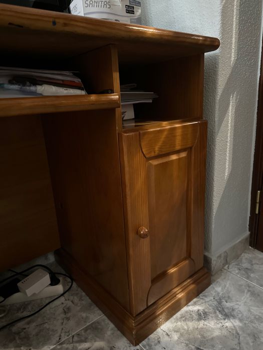 Secretaria de madeira em pinho mel