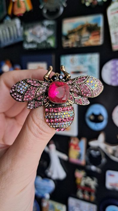 Ozdobna broszka do ubrań- nowa