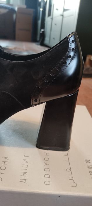 Buty ze skóry naturalnej skórzane skóra czarne lakierowane geox