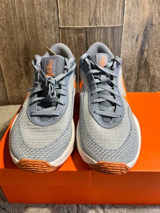 Buty do koszykówki trampki Nike Hustle Academy 44,5