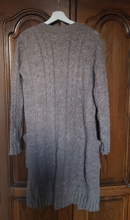 Nowy długi beżowy sweter marki Balladine