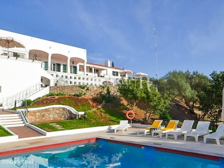 Hotel de18 quartos com projeto para 33 quartos