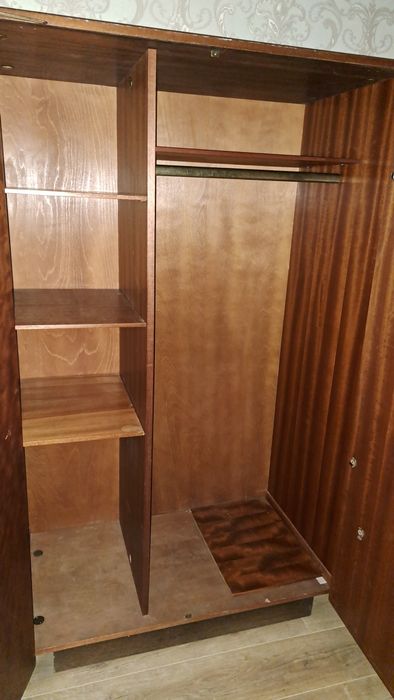 Шкаф,Стол,Вешалка для одежды металл