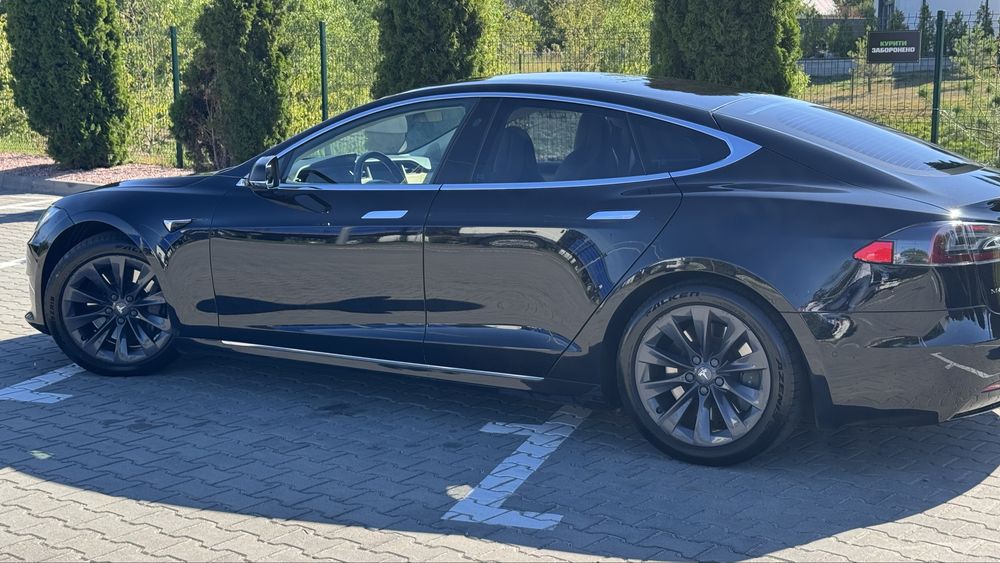 Tesla model S 100D, 2018 року(Тесла модель S) повний привід,  красивого чорного кольору