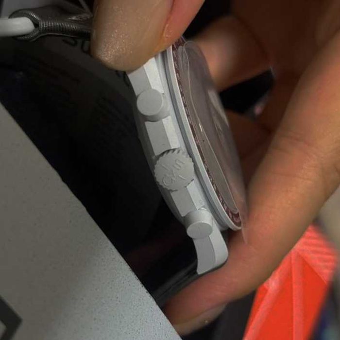 Zegarek Planet Pluton - wyjątkowa okazja dla miłośników kosmosu!