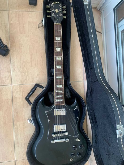 Gibson SG Standard USA (1999) – Estojo rígido incluído