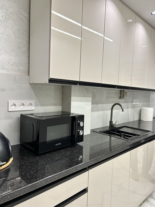 Здається 2-ох кімнатна квартира у центрі Міжгірʼя