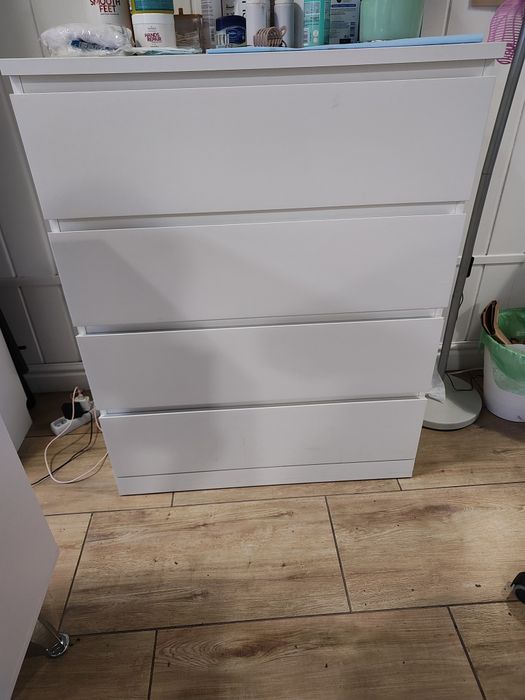 Sprzedam wyposażenie salonu kosmetycznego fotel frezarka lampa biurko