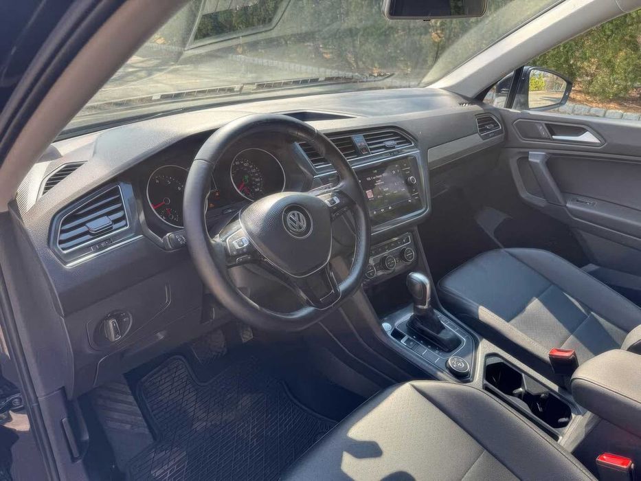 Volkswagen Tiguan      2019