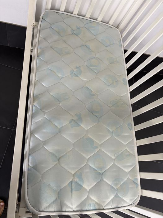 Cama de bebe branca