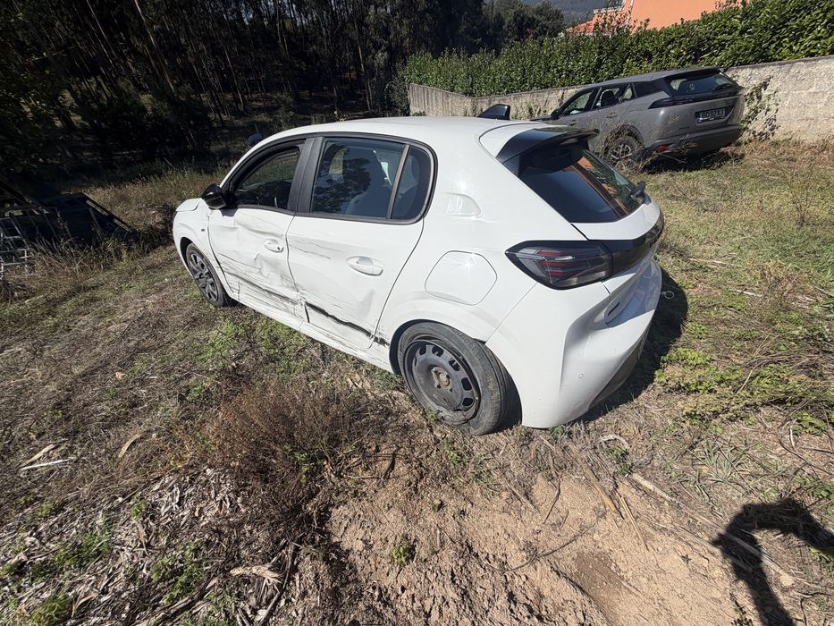Peugeot 208 a trabalhar poucos km novo modelo