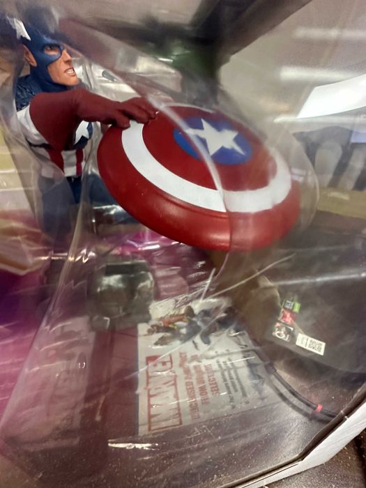 Figura Diamond Select - Marvel Gallery: Captain America