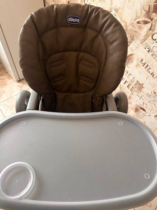 Стульчик для годування Chicco Polly magic