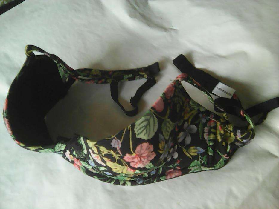 Lote de 3 soutien e meias de liga