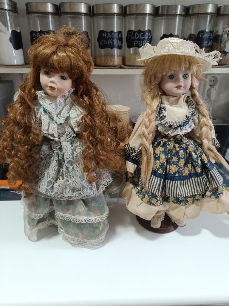 Bonecas e roupas de bonecas antigas Setúbal (São Julião, Nossa