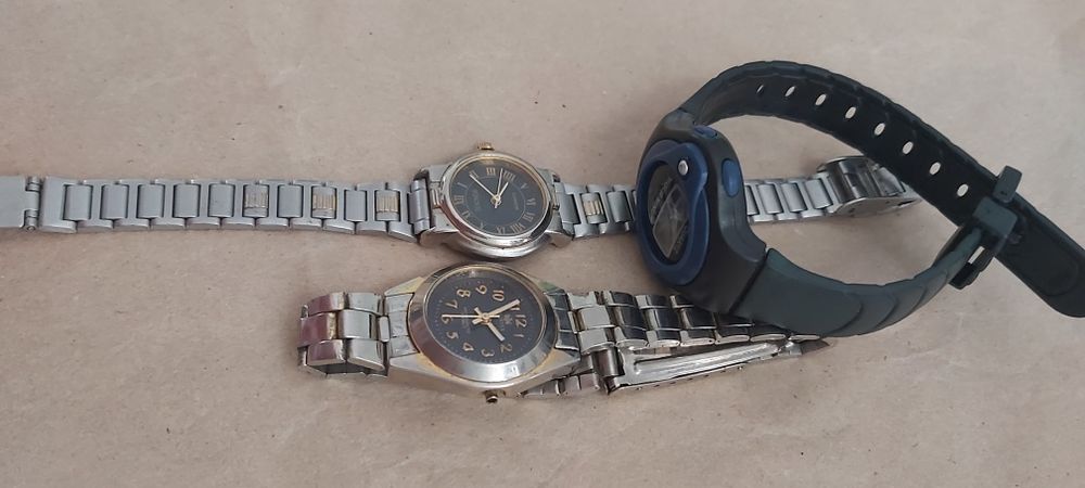 Продам часы кварцевые.