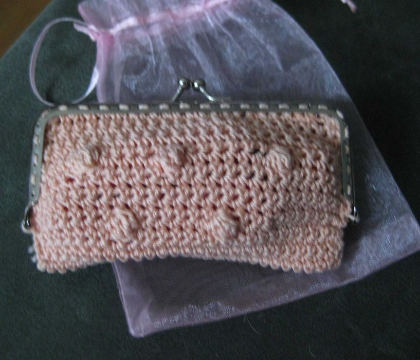 Porta Moedas em Crochet Ponto Fino Rosa NOVO