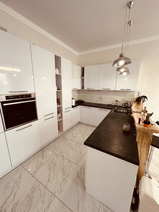 Продажа нового 2-эт. Дома 260м2 район Лесопарковая.