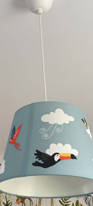 IKEA TROLLAKULLA + oprawa lampy
Klosz lampy + biała oprawa lampy.