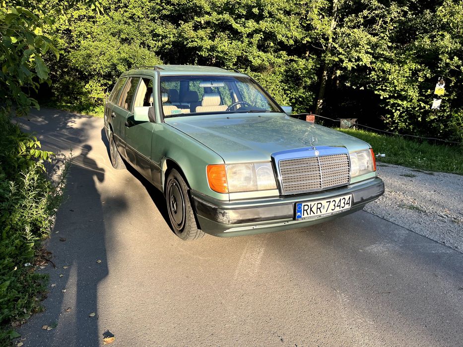 Mercedes-Benz W124