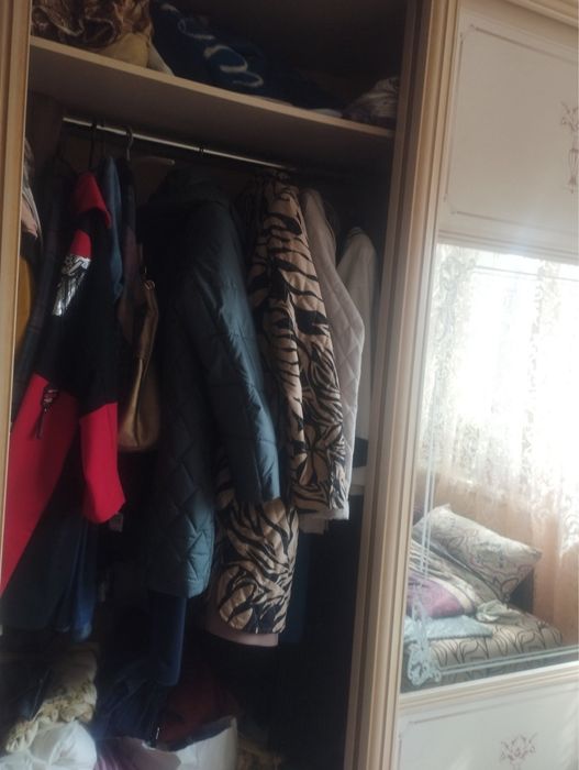 Продам шафу та комод б/у. Все в ідеальному стані.