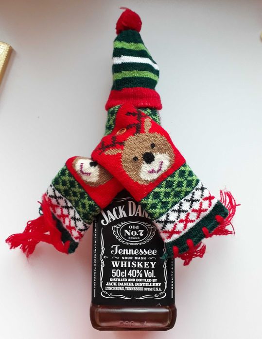 Зимняя шапка шарф декор для бутылки